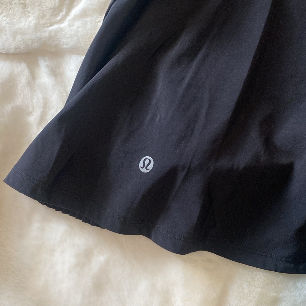 Lululemon - Picture 3 of 6